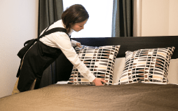 ベッドメイキング